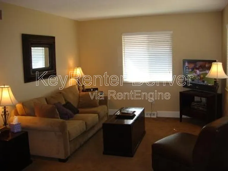 1540 N Zenobia St — Photo 2