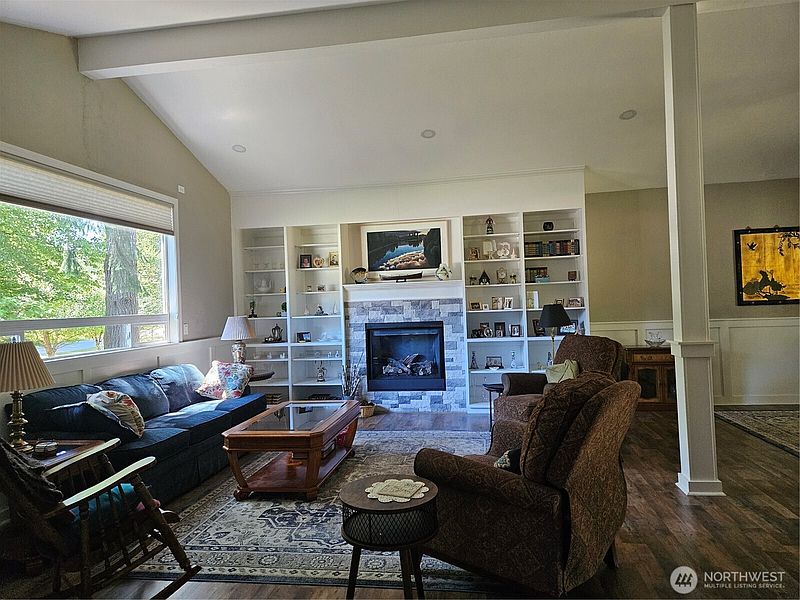 5th image of 40 N Mt Christie Drive W