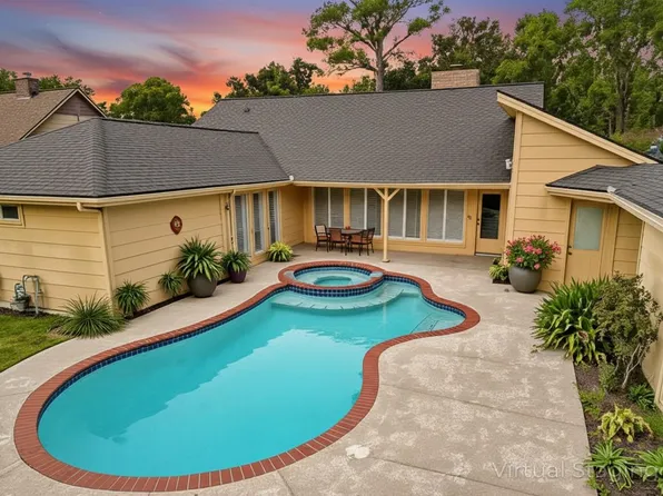 2618 Fontana Dr, Houston, TX 77043