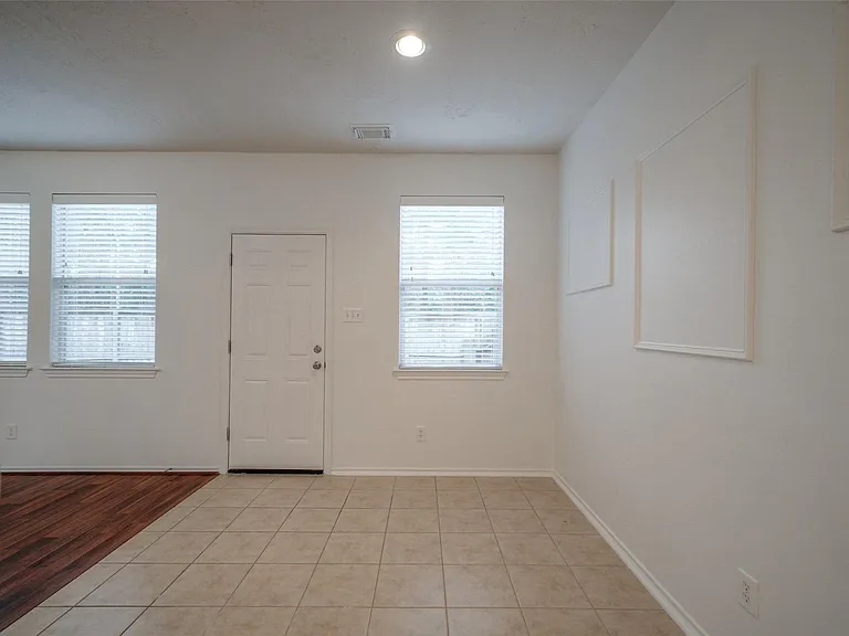 146 Silver Penny Dr — Photo 15