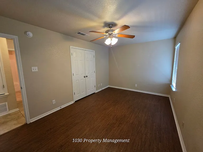 5804B Aquarius Dr — Photo 17