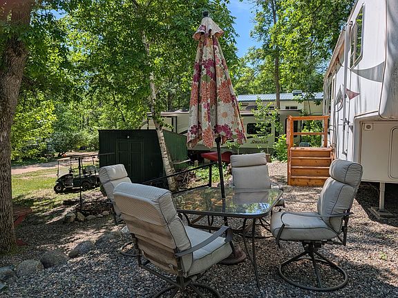 4th image of 30645 Greenleaf Ct