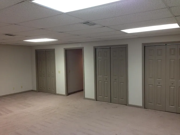 4032 Pine Manor Dr — Photo 2