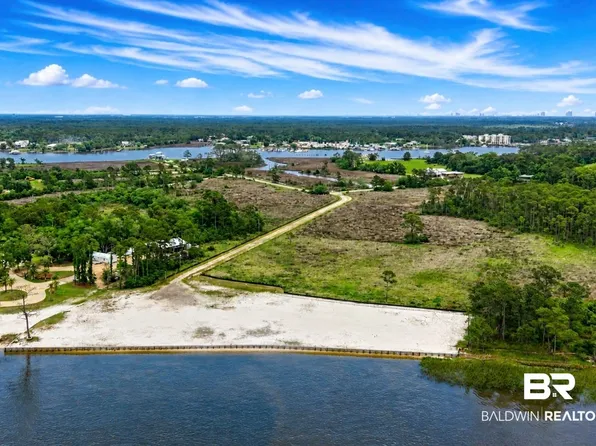 4437 Plash Rd, Gulf Shores, AL 36542