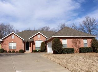 10 Jarrot Dr, Shawnee, OK 74801
