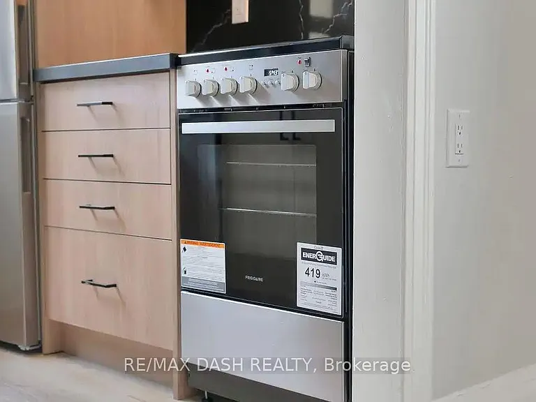 50 Raglan Ave #5 — Photo 22