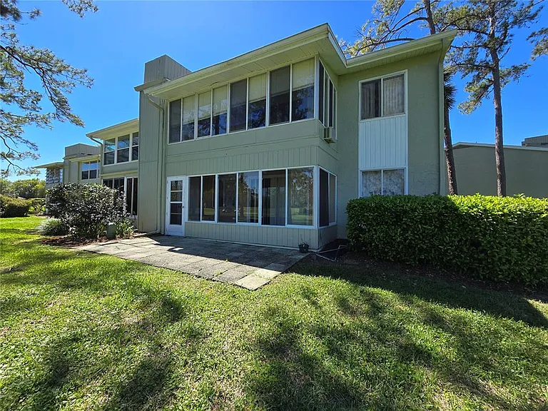 582 Fairways Cir #A — Photo 14