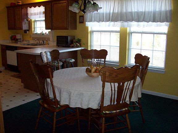 Open Kitchen & Dining Area