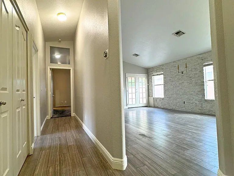 3740 Alliance St — Photo 17