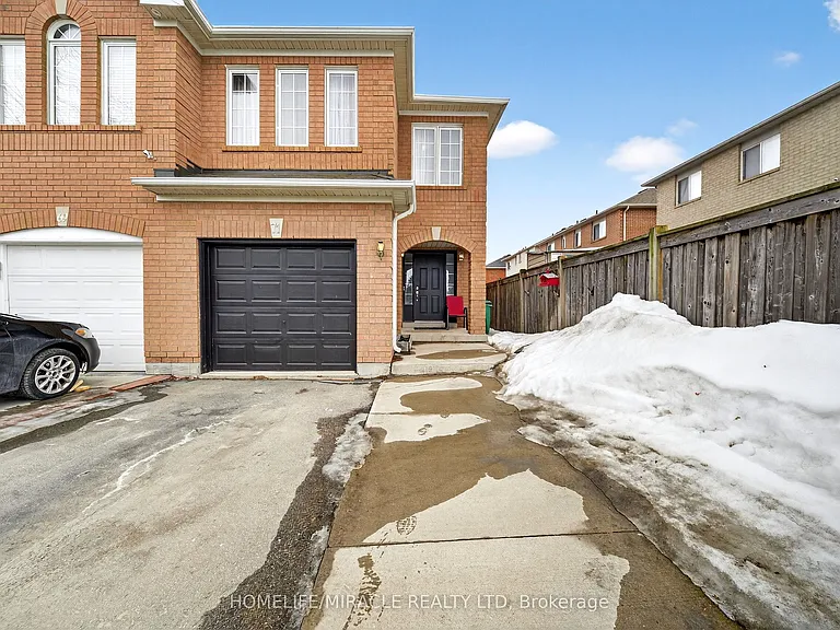 71 Roadmaster Ln — Photo 1