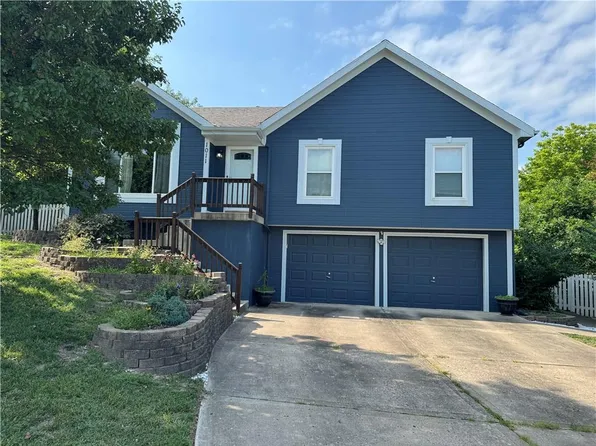 1011 NW 71st Ct, Kansas City, MO 64118