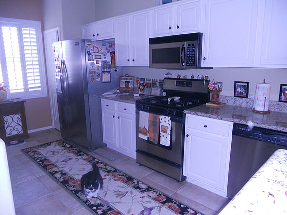 Kitchen with cabinet pulls