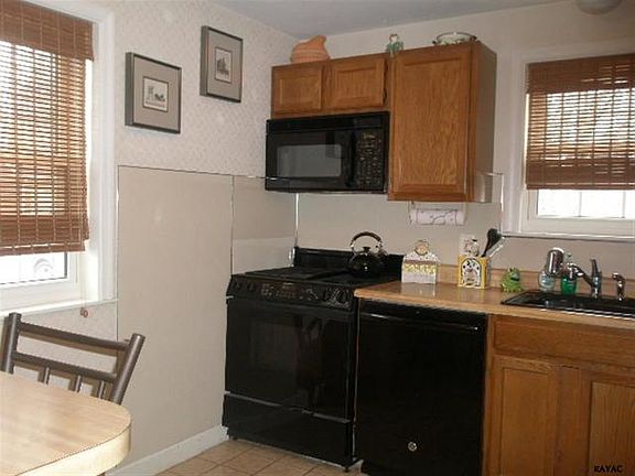 3rd image of 940 Eagle Ln