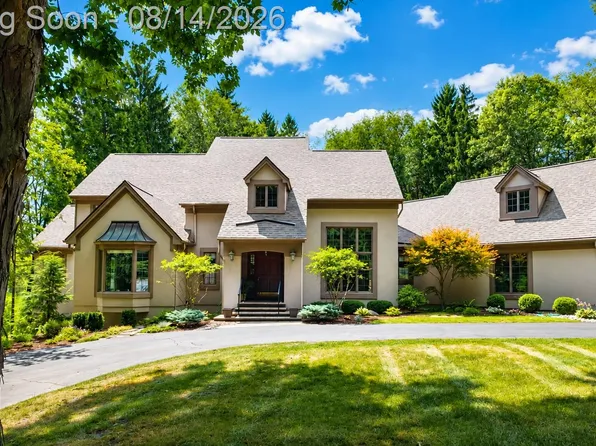 13130 Pine Meadow Dr, Fenton, MI 48430