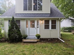 6 Sichols Colony Rd, Wales, MA 01081