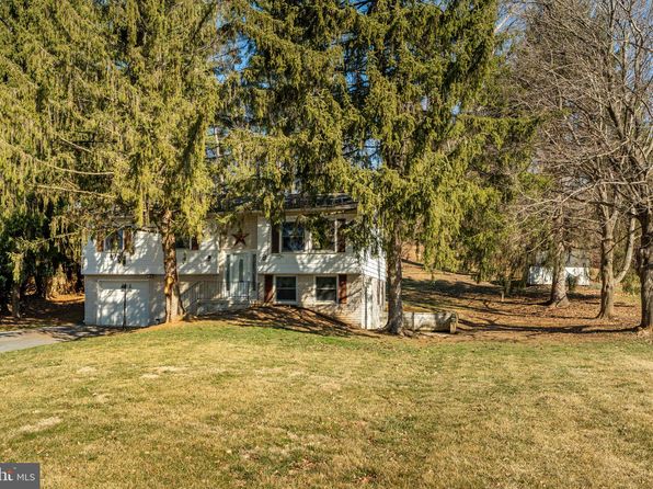 5 Dogwood Ln, Willow Street, PA 17584