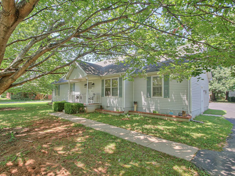 1st image of 132 Lynnford Dr