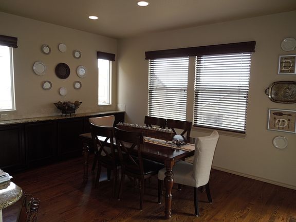 Dining area easily seats 6