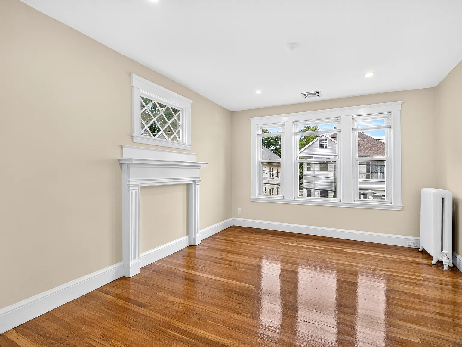 3 bed, 1132 sqft, $3,250 — Photo 2
