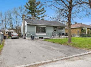 1852 Hutton Ave, Ottawa, ON K1G 1M2