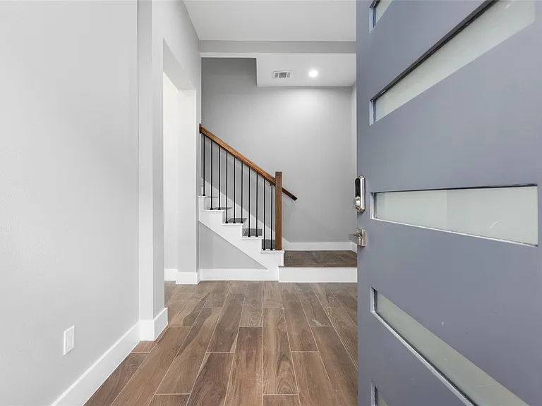 5502 Pershing St #A — Photo 3