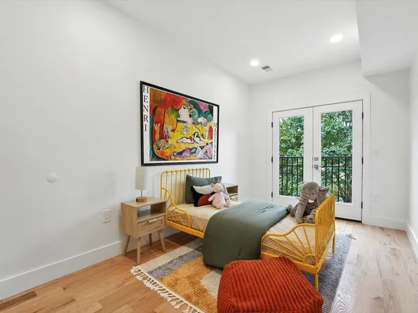 184 Central Avenue image 17 of 24