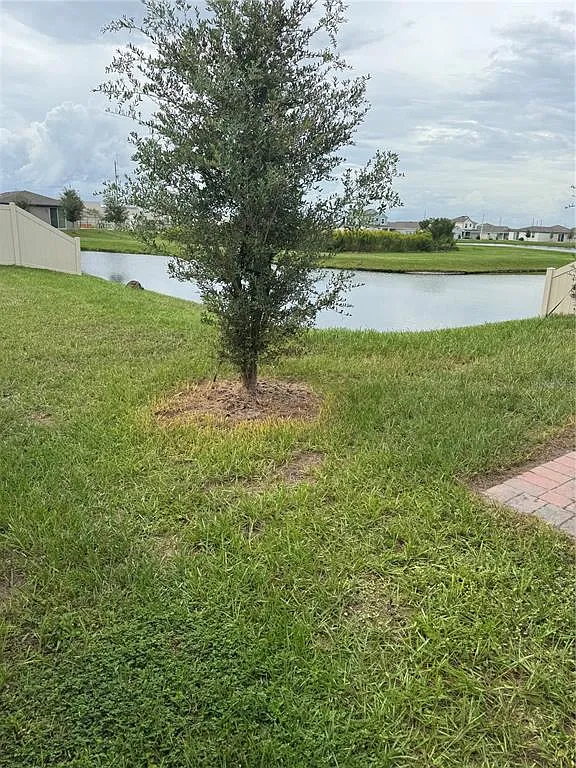 4 bed, 2.0 bath, 1610 sqft, $1,850 — Photo 2