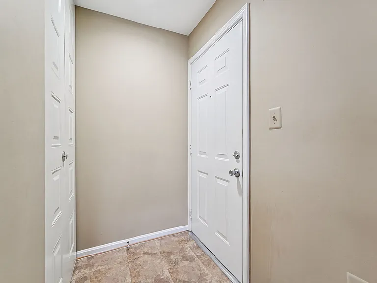 Country Meadows Apartments — Photo 19