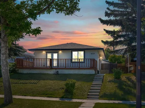 8059 E Huntington St NE, Calgary, AB T2K 5B8