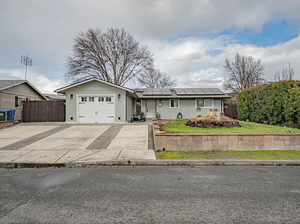 590 Laurel St, Eagle Pt, OR 97524