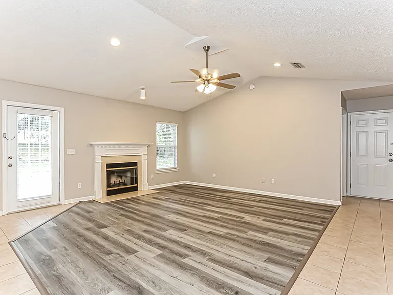 1027 Preakness Ct — Photo 4