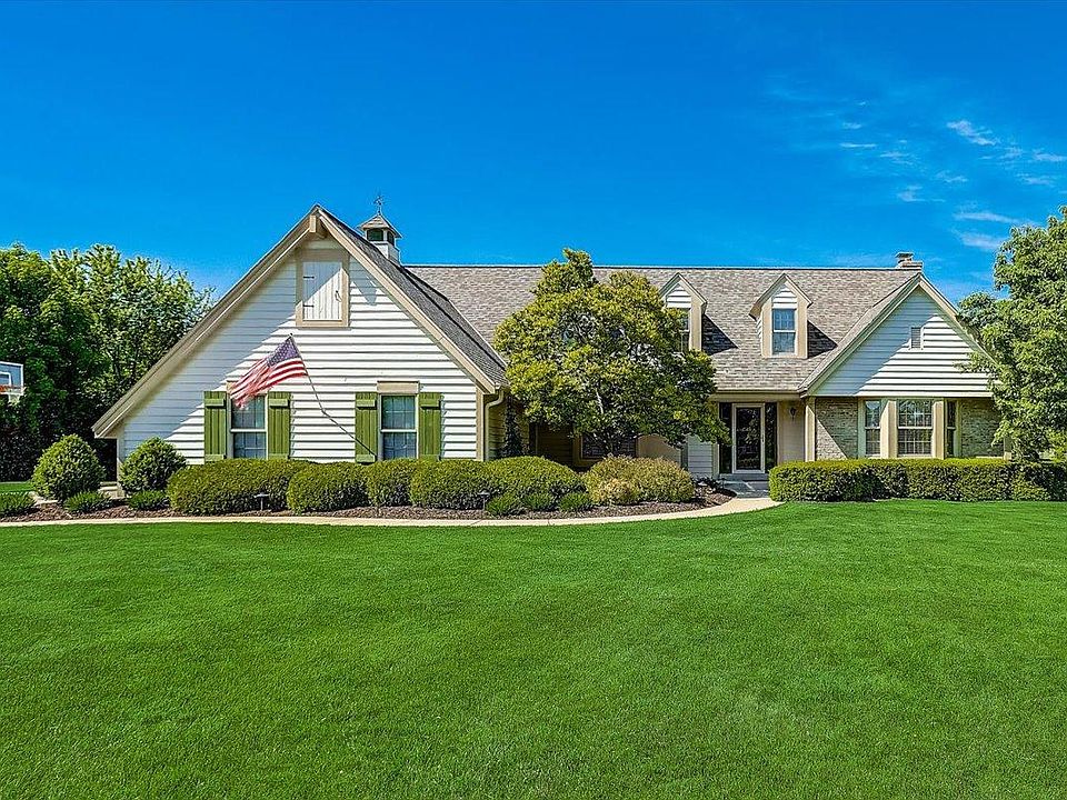 4814 W Century Ct, Mequon, WI 53092 MLS 1740349 Zillow