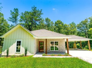 52 C Neal Dr, Seminary, MS 39479