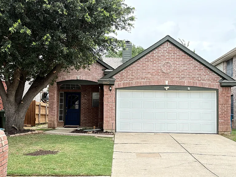 1660 Prescott Cir — Photo 1