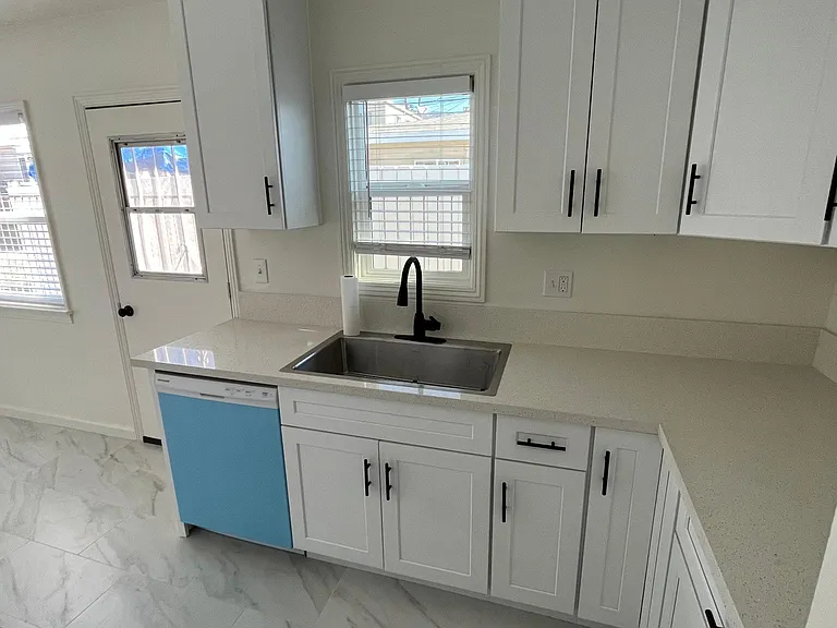 323 E Valencia Ave #B — Photo 7