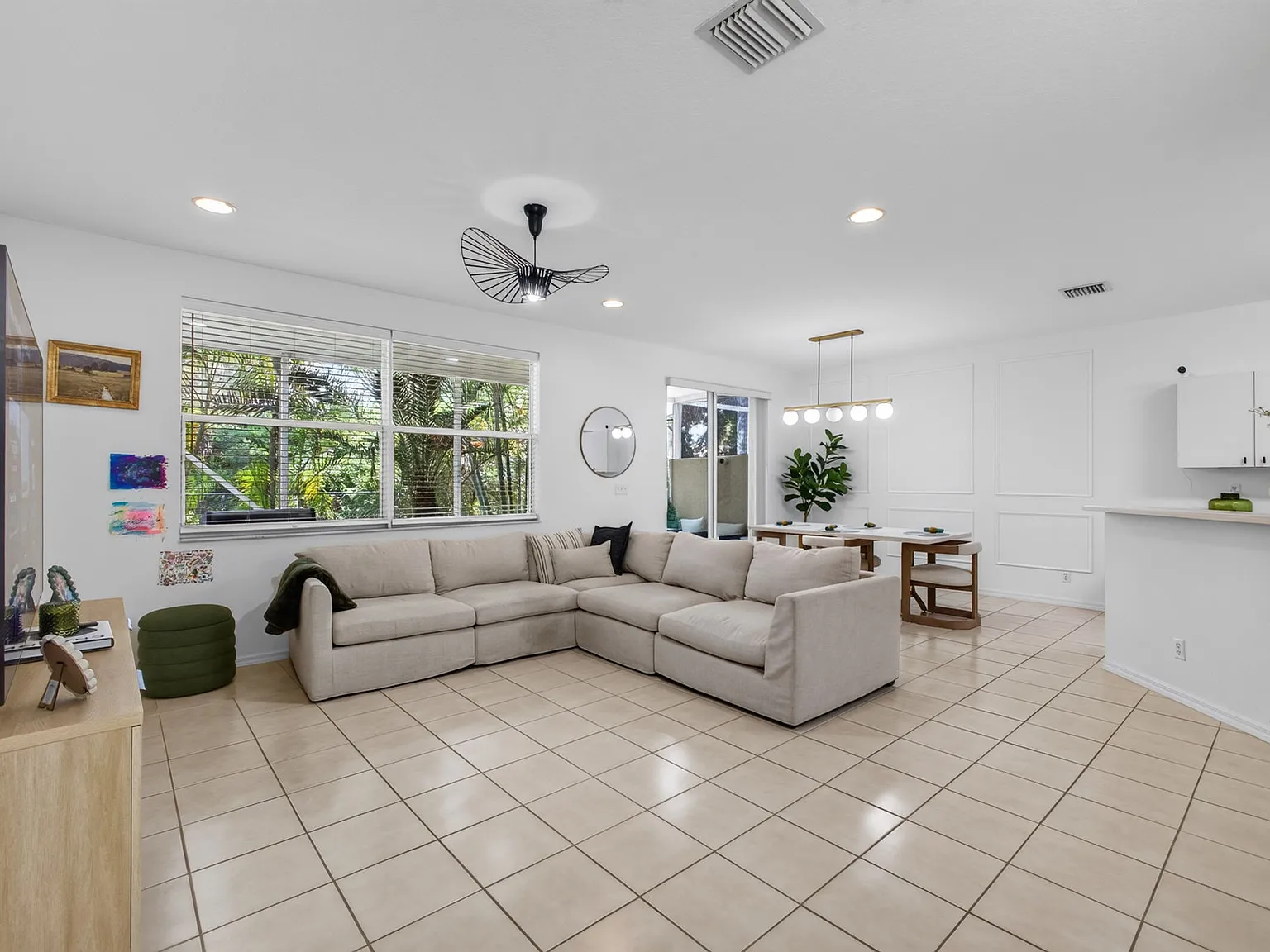 3 bed, 2.5 bath, 2214 sqft, $3,850 — Photo 2