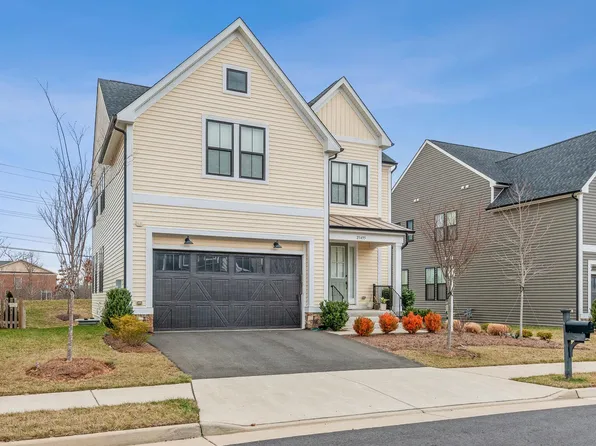 25495 Woodbine Farm Dr, Chantilly, VA 20152
