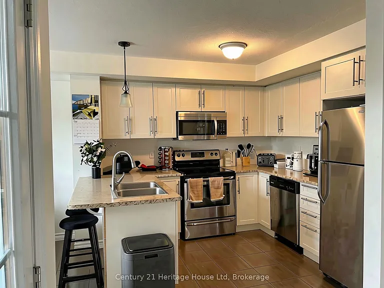 654 Woodlawn Rd E #B — Photo 13