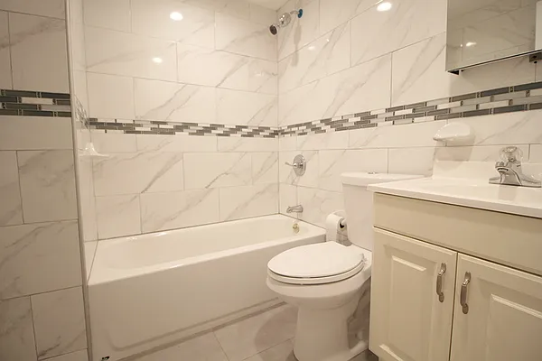 Rented by Elite NY Holdings | media 9