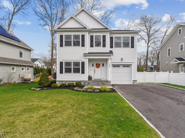 72 Garden Ave, Chatham Boro, NJ 07928