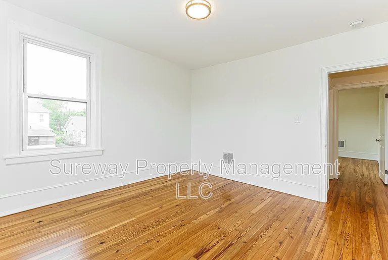 114 Walnut St — Photo 11