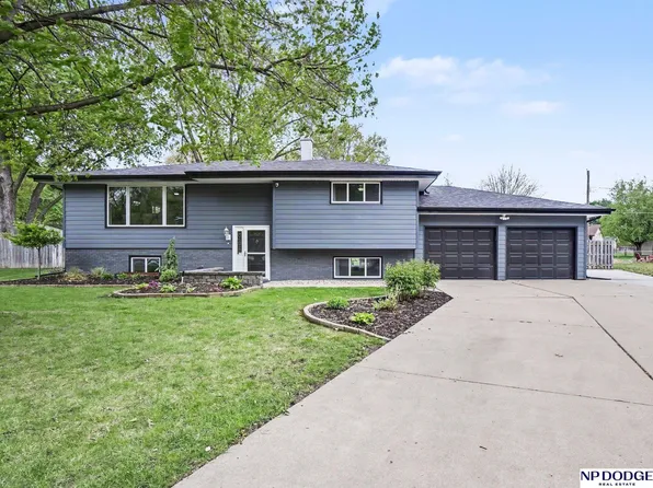 1821 Sherwood Cv, Fremont, NE 68025