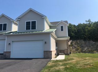 4104 Austen Close, Moosic, PA 18507