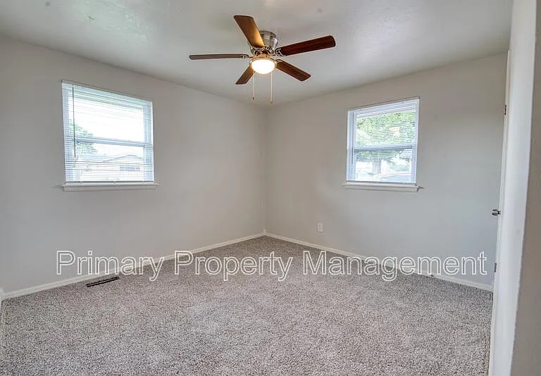 7604 NW 29th St — Photo 4