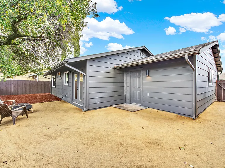 6610 Oak Leaf Ct — Photo 13
