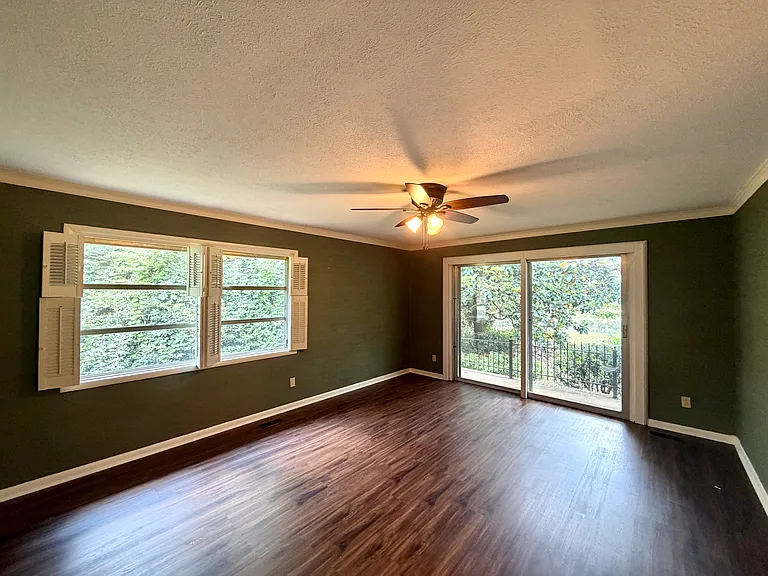 108 Meadowview Cir — Photo 6