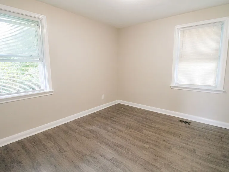 89 Clarendon Ave — Photo 32