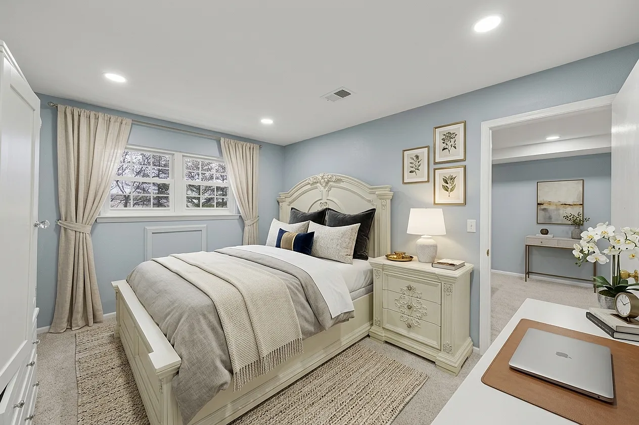 2 bed, 896 sqft, $2,300 — Photo 3