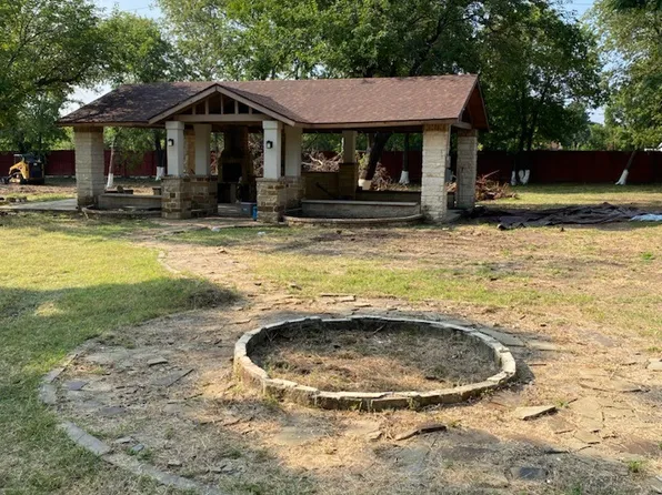 825 S Hughes Ave, Fort Worth, TX 76103