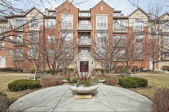 1st image of 1950 Farnsworth Ln Unit 307